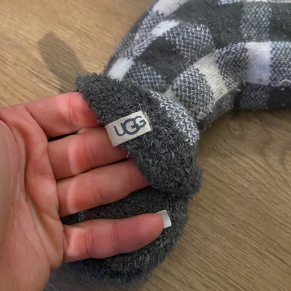 UGG Men's Grey and White Plaid Socks - Picture 6 of 9